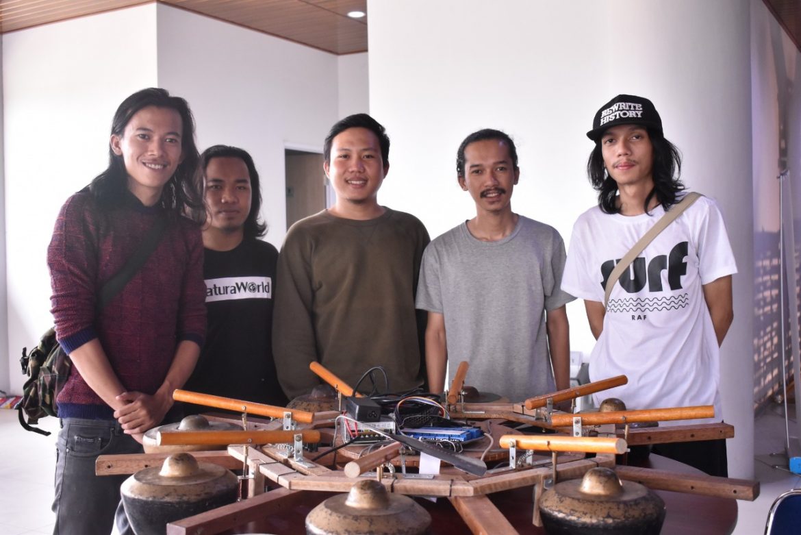 Sonikustik Turut Ramaikan TEDx Digulis Park