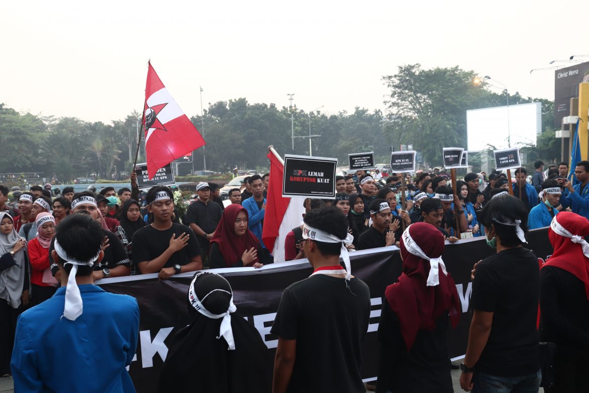 Menolak Revisi UU KPK ,Gerakan Kalbar Peduli KPK Gelar Aksi