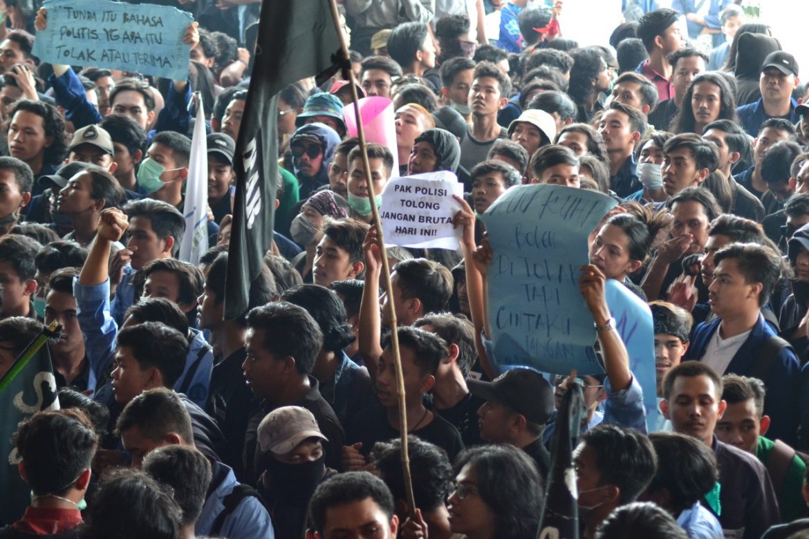Suarakan Keresahan, Mahasiswa Kalbar Turun ke Jalan