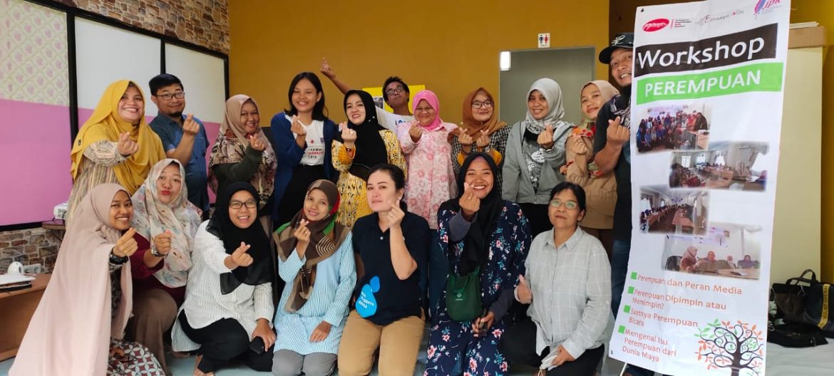 Perempuan di Panggung Politik