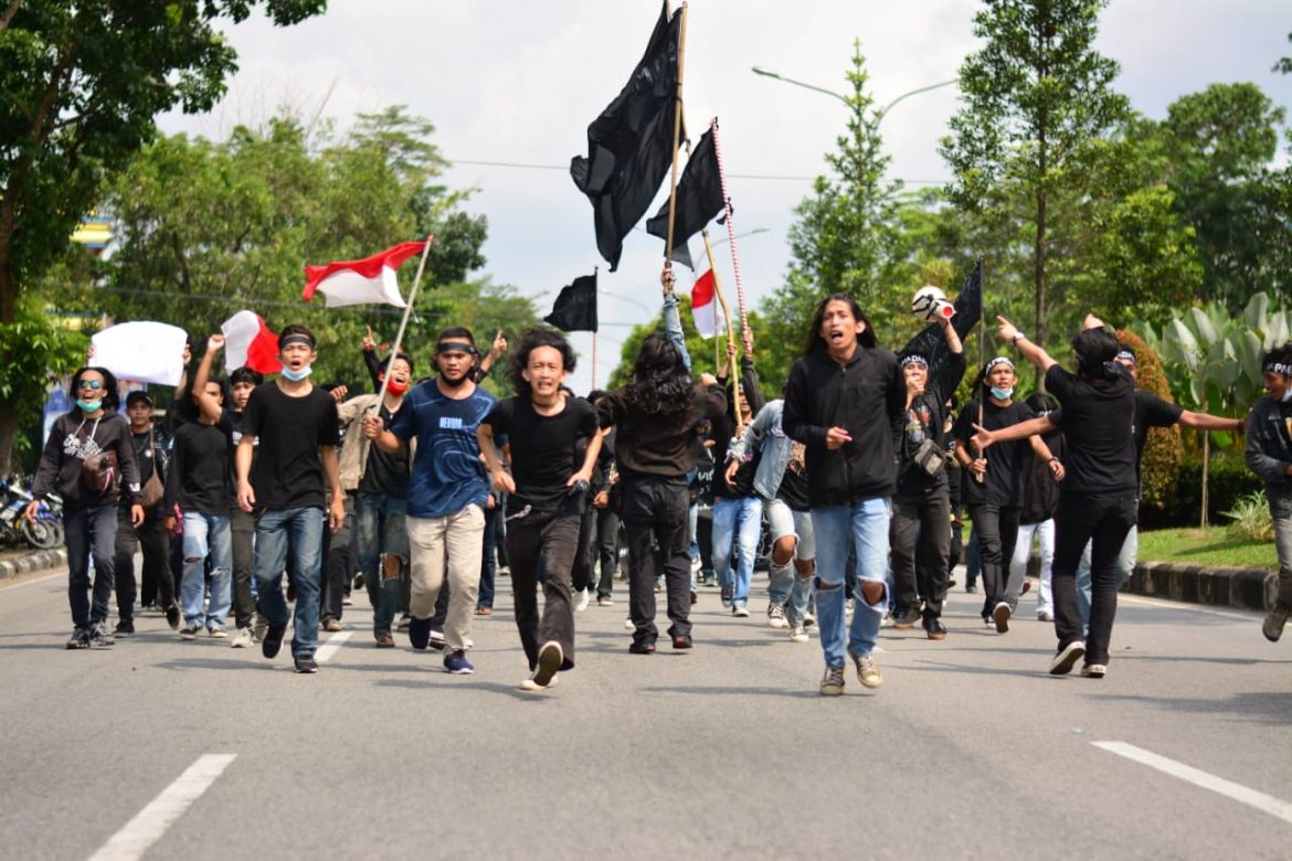 Demo Tolak Omnibus Law Ricuh, Pelajar Bukan Provokator