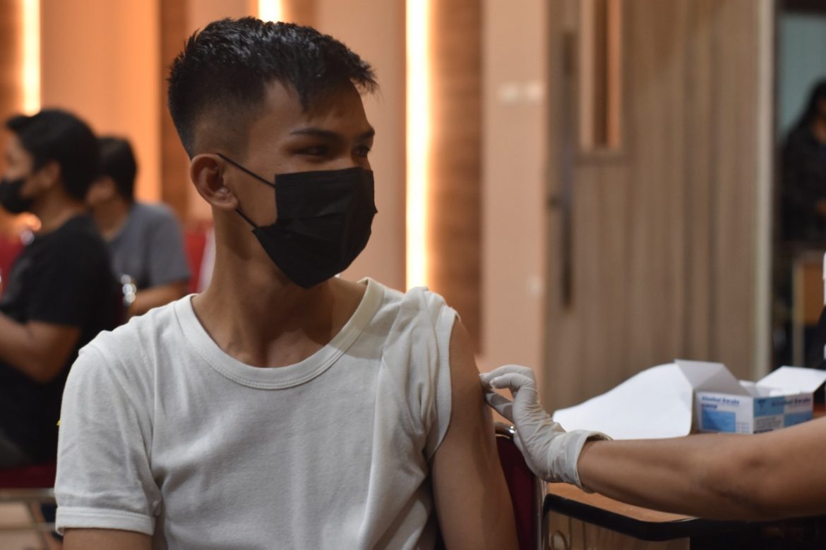 BEM FISIP Berikan 824 Vaksin Untuk Masyarakat