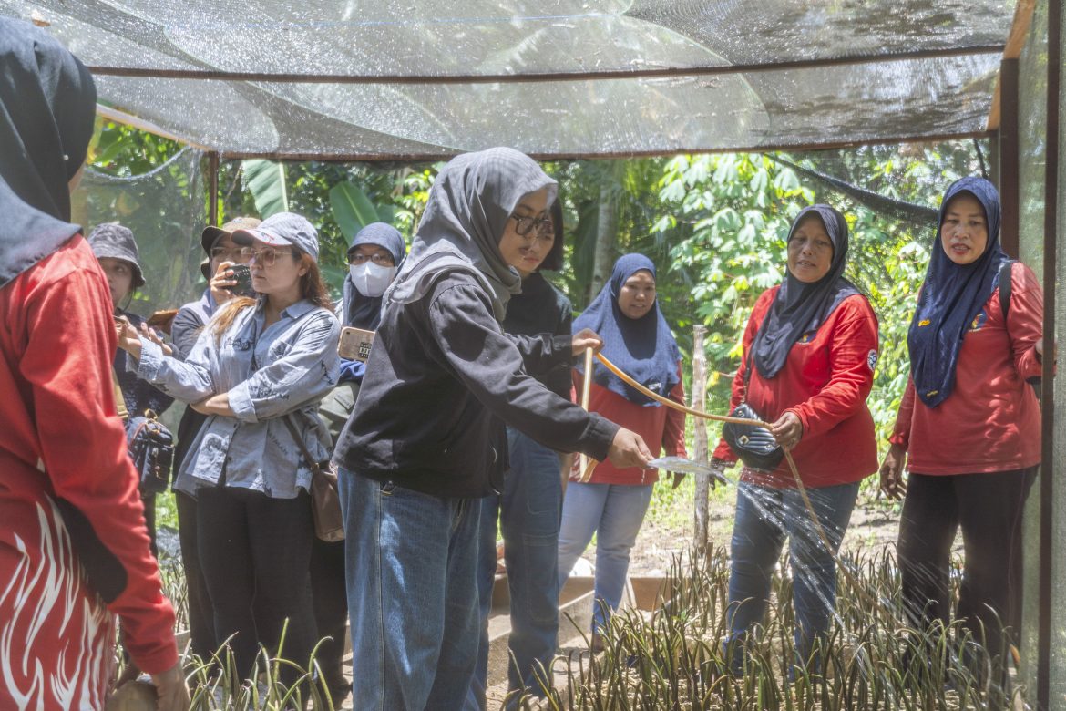 Penyelamat Pesisir Ketapang: Kalau Bukan Sekarang, Kasihan Anak Cucu Kami Nanti