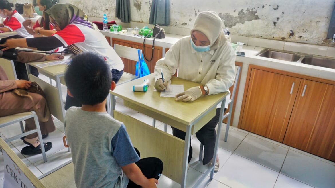 KBMB Untan Gelar Bakti Sosial Kesehatan Gratis di Kubu Raya