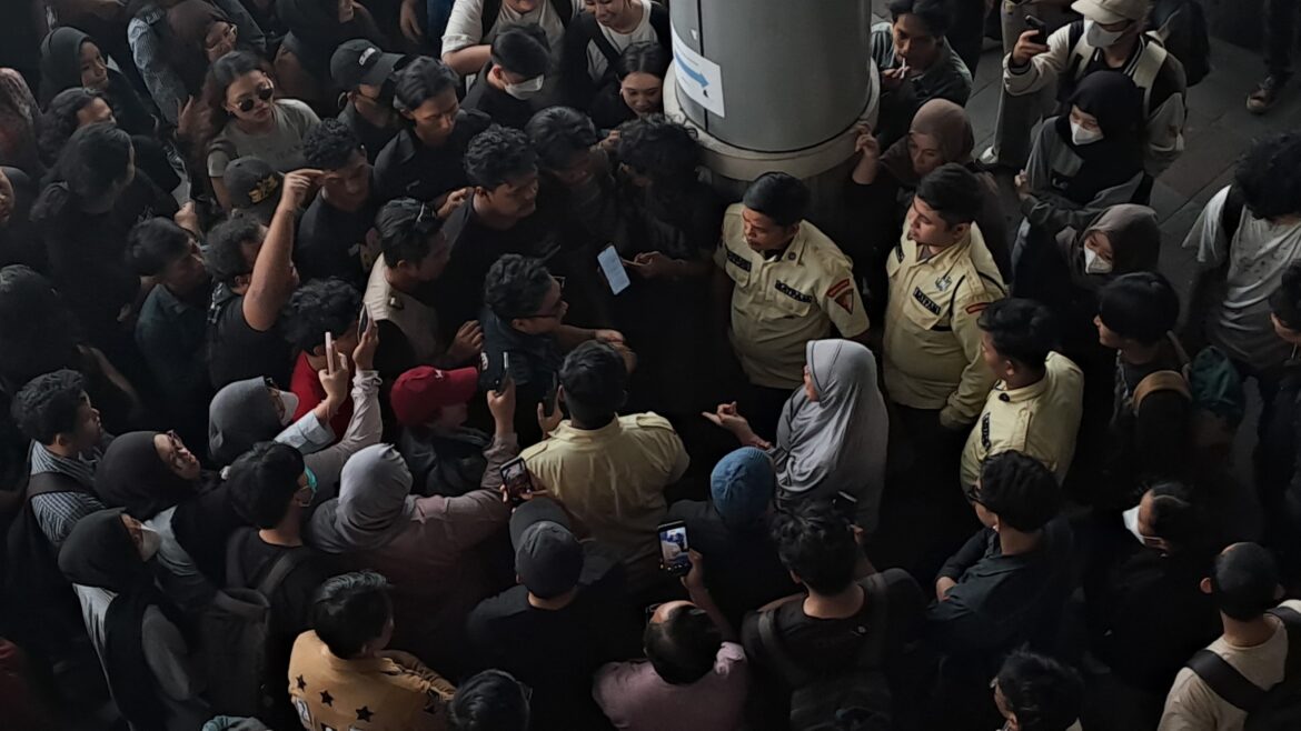 Korban Pelecehan Seksual Ikut Dijatuhi Skorsing, Benarkah Penanganan Kasus Sudah Berpihak pada Korban?