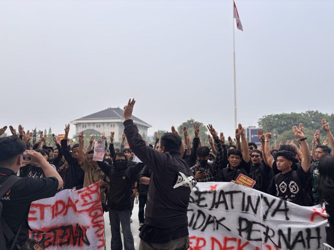 Kekecewaan Rakyat Kalbar Ditanggapi dengan Kekerasan oleh Aparat